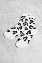 Load image into Gallery viewer, Leopard Fuzzy Socks