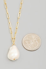 Load image into Gallery viewer, Long Pearl Pendant Necklace
