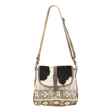 Load image into Gallery viewer, Fantastic Year Purse