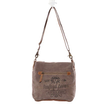 Load image into Gallery viewer, Rug Purse 1129