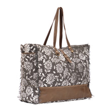 Load image into Gallery viewer, Anemone Weekender Bag 1479