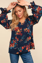 Load image into Gallery viewer, Looking Around Top