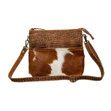 Load image into Gallery viewer, Mountain View Purse 7337