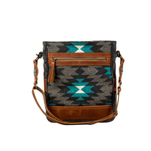 Load image into Gallery viewer, Starfire Purse 7346