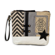 Load image into Gallery viewer, Globetrotter Wristlet 7931
