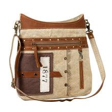 Load image into Gallery viewer, Yesteryear Vintage Purse 8012