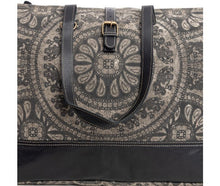 Load image into Gallery viewer, Carmela Weekender 9550