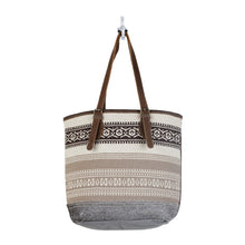 Load image into Gallery viewer, Tribal Tote Bag 3047
