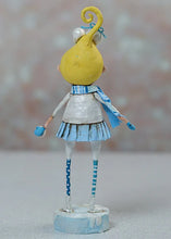 Load image into Gallery viewer, Susie Snowbelle
