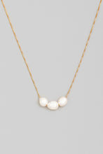 Load image into Gallery viewer, Dainty Pearl Necklace
