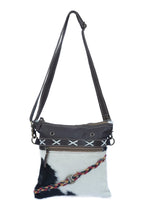 Load image into Gallery viewer, Cwig Crossbody Purse
