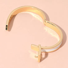 Load image into Gallery viewer, Buckle Bracelet
