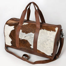 Load image into Gallery viewer, Howdy Duffle Bag
