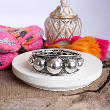 Load image into Gallery viewer, Silver Dusk Bracelet
