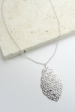 Load image into Gallery viewer, Corien Necklace
