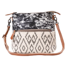 Load image into Gallery viewer, Gloss Crossbody Bag 1617
