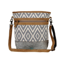 Load image into Gallery viewer, Assurance Shoulder Bag 2633
