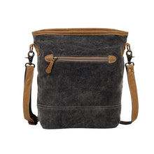 Load image into Gallery viewer, Assurance Shoulder Bag 2633
