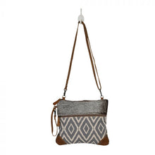 Load image into Gallery viewer, Minute Cross Body Purse 2657
